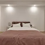 Rooms In Cosmopolis